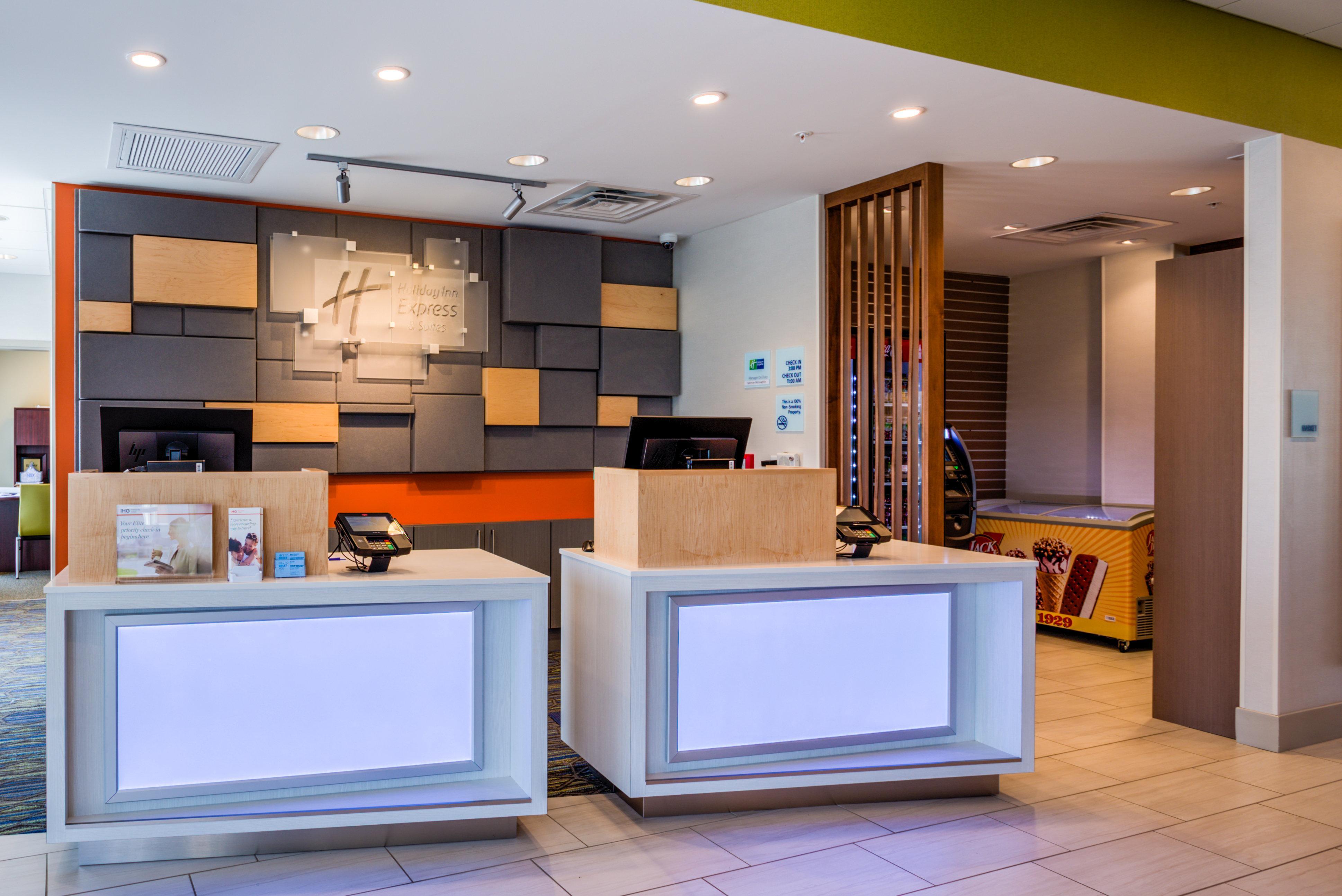 Holiday Inn Express & Suites Reedsville - State Coll Area, An Ihg Hotel Exterior foto