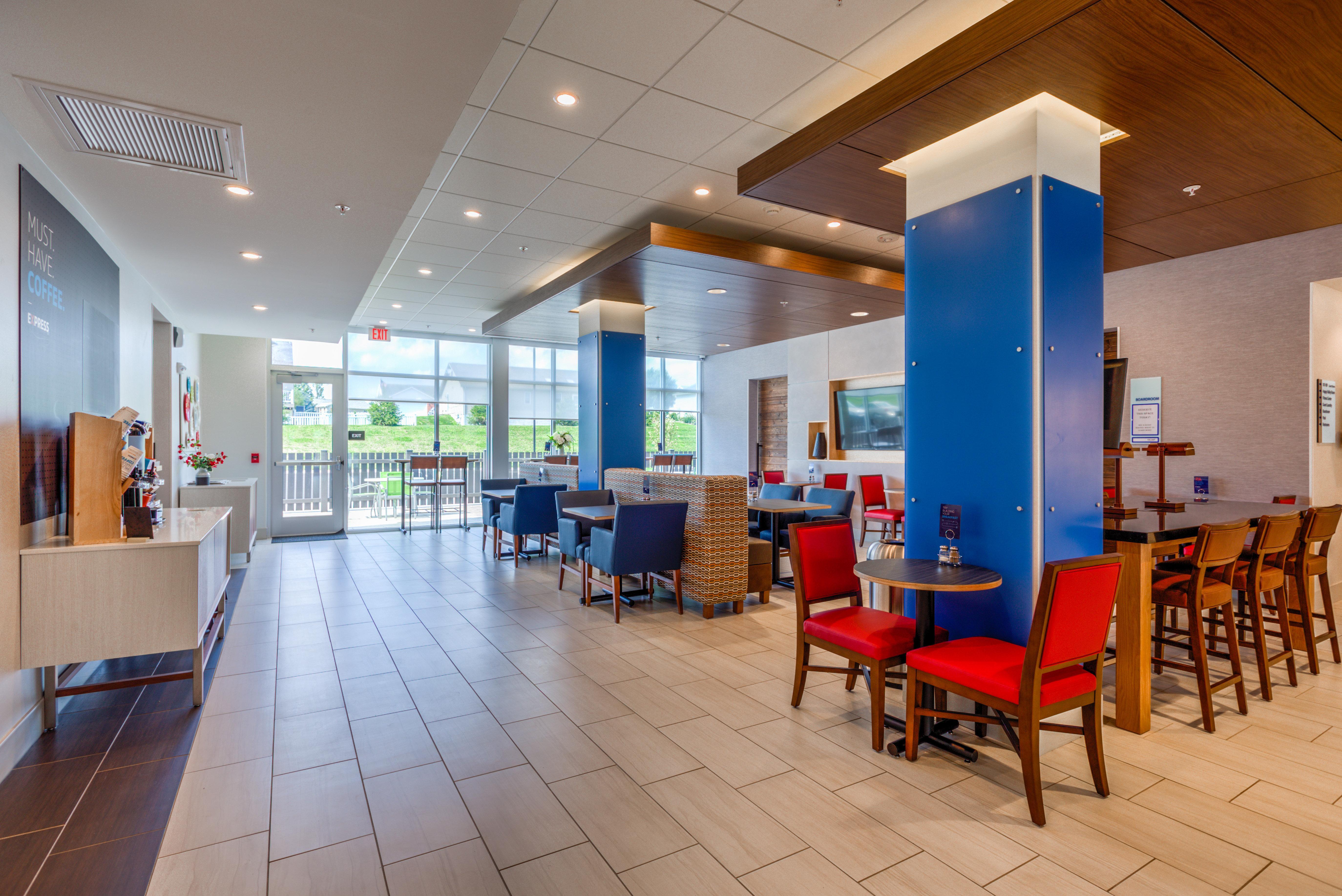 Holiday Inn Express & Suites Reedsville - State Coll Area, An Ihg Hotel Exterior foto
